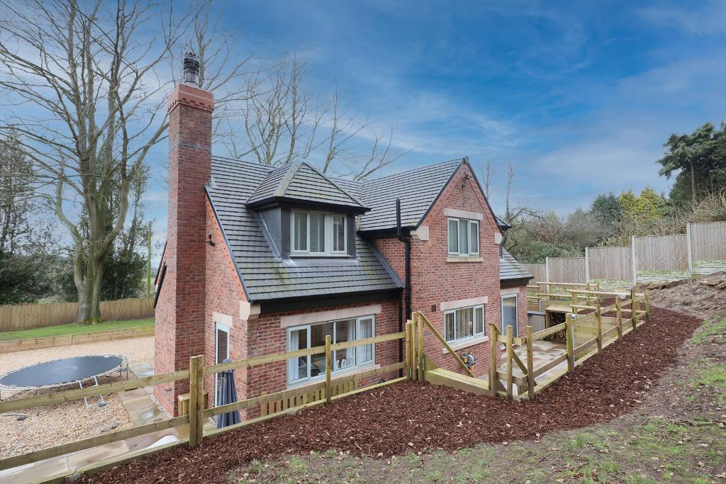 4 Bedroom Detached For Sale in Lightwood Road, StokeonTrent