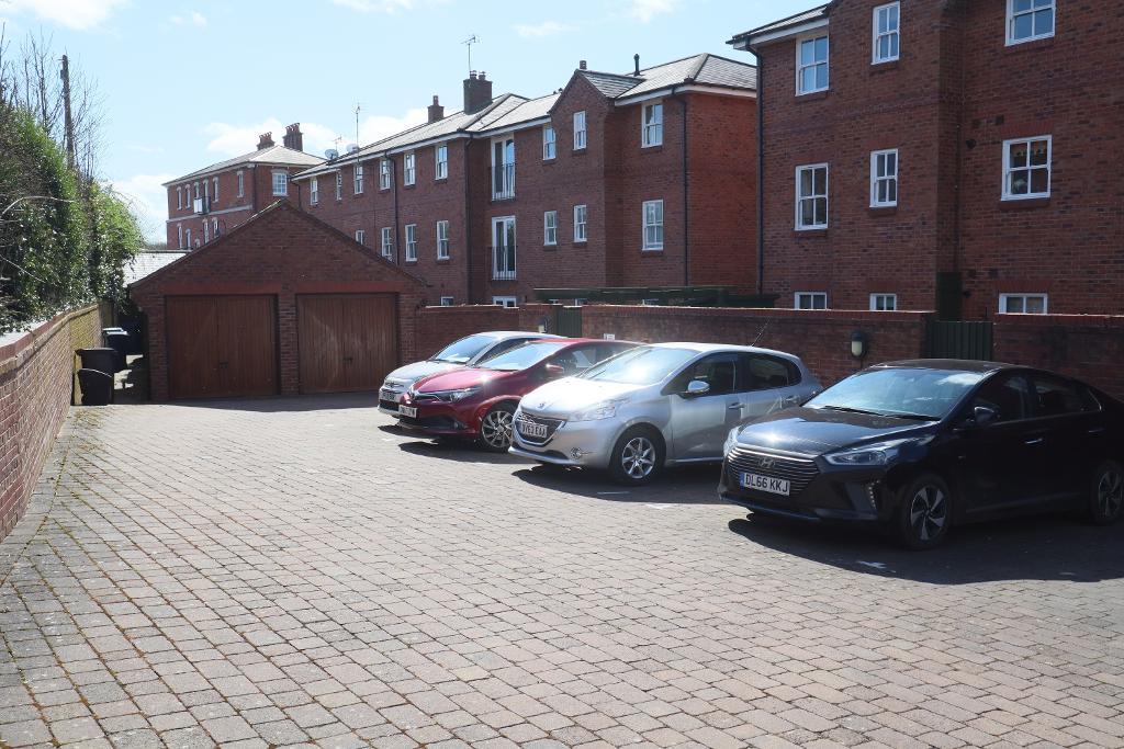 2 Bedroom Flat For Sale in Trent Close, Stone, Staffs, ST15 0GY