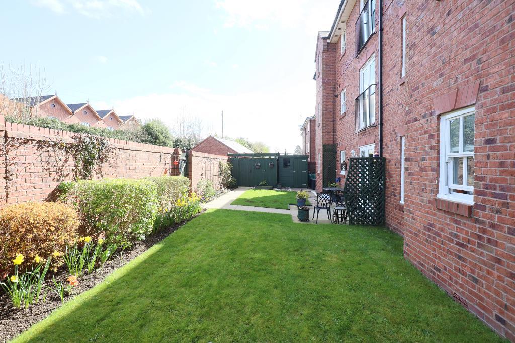 2 Bedroom Flat For Sale in Trent Close, Stone, Staffs, ST15 0GY Austin & Roe Estate Agents