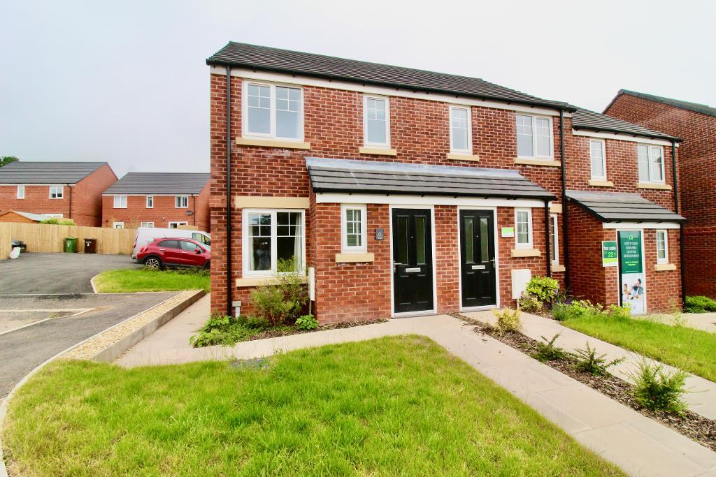 2 Bedroom End Terraced To Let in Hume Chase, Stone, Staffordshire, ST15