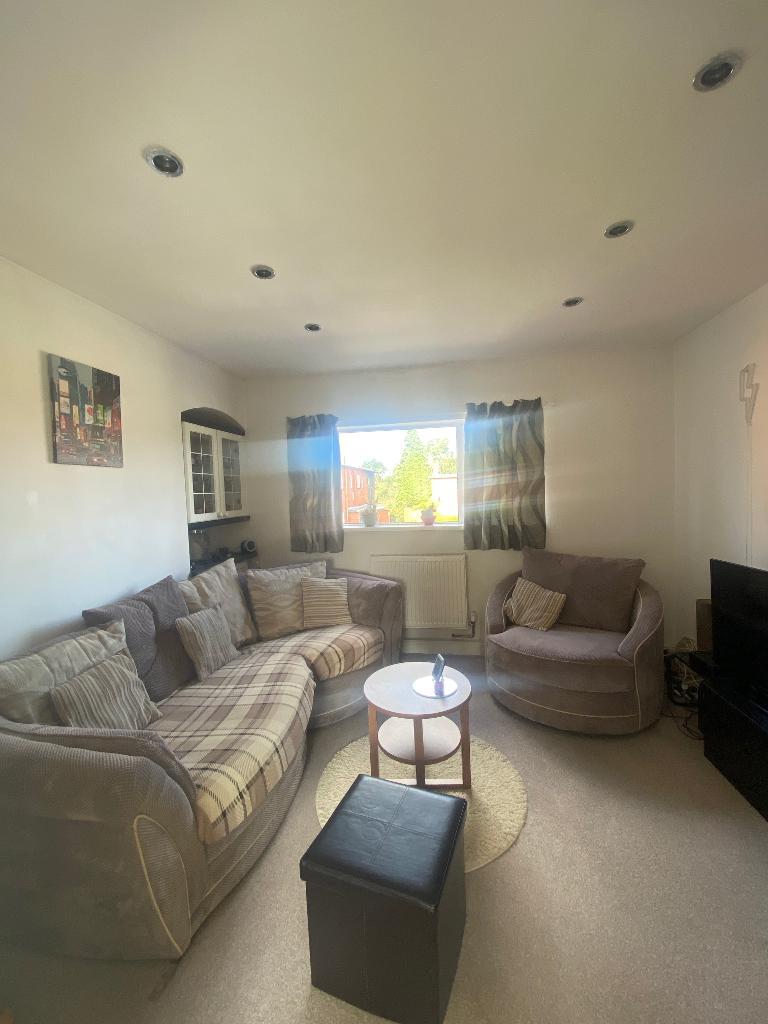 1 Bedroom Apartment To Let in Green Close, Walton, Stone, Staffordshire ...