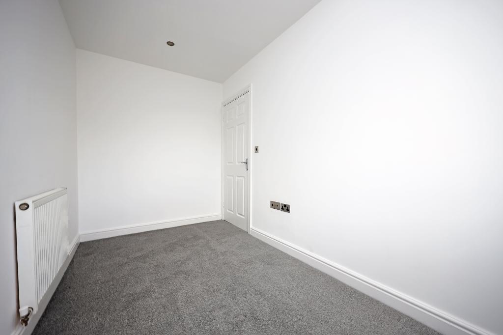 2 Bedroom Apartment For Sale in Manor Heights, Manor Rise, Walton, Stone, Staffordshire, ST15